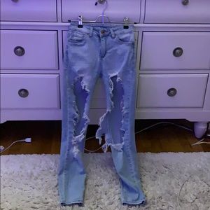 extra ripped light washed jeans